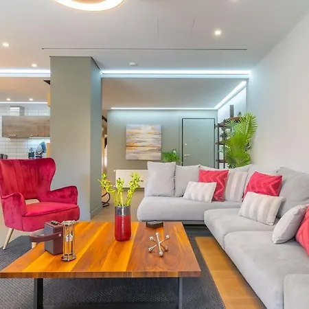 The Hostmaster Lavish Athenian Treasure Apartment *