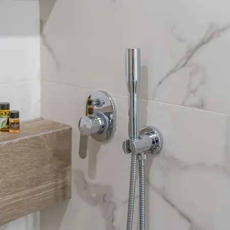 Apartment The Hostmaster Lavish Athenian Treasure